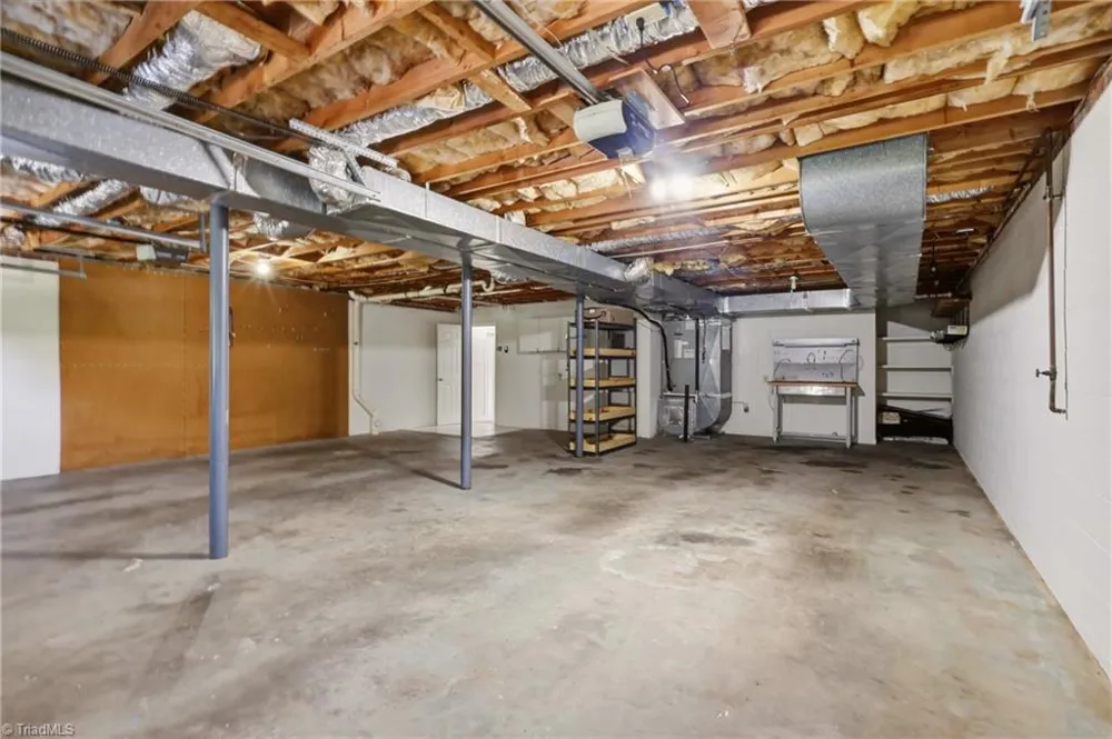 6905 Crandall Court Clemmons, NC 27012