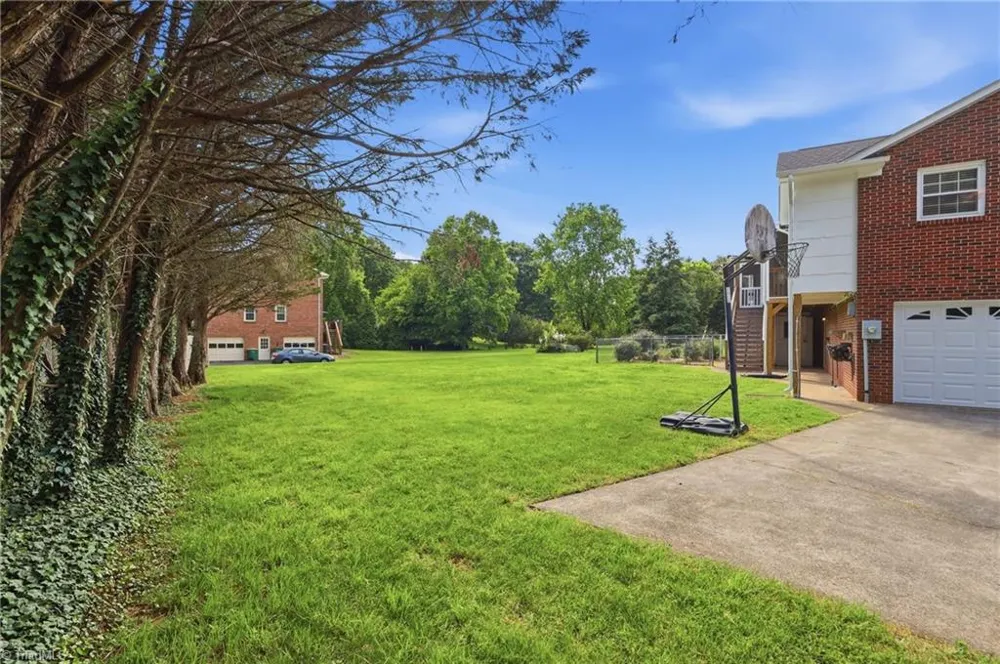 6905 Crandall Court Clemmons, NC 27012