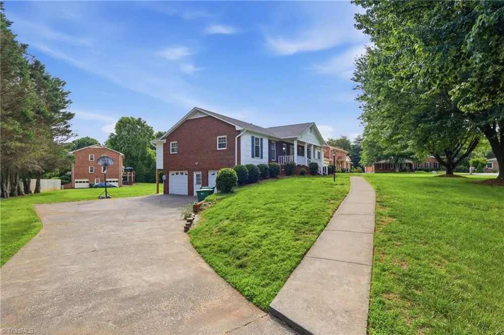 6905 Crandall Court Clemmons, NC 27012