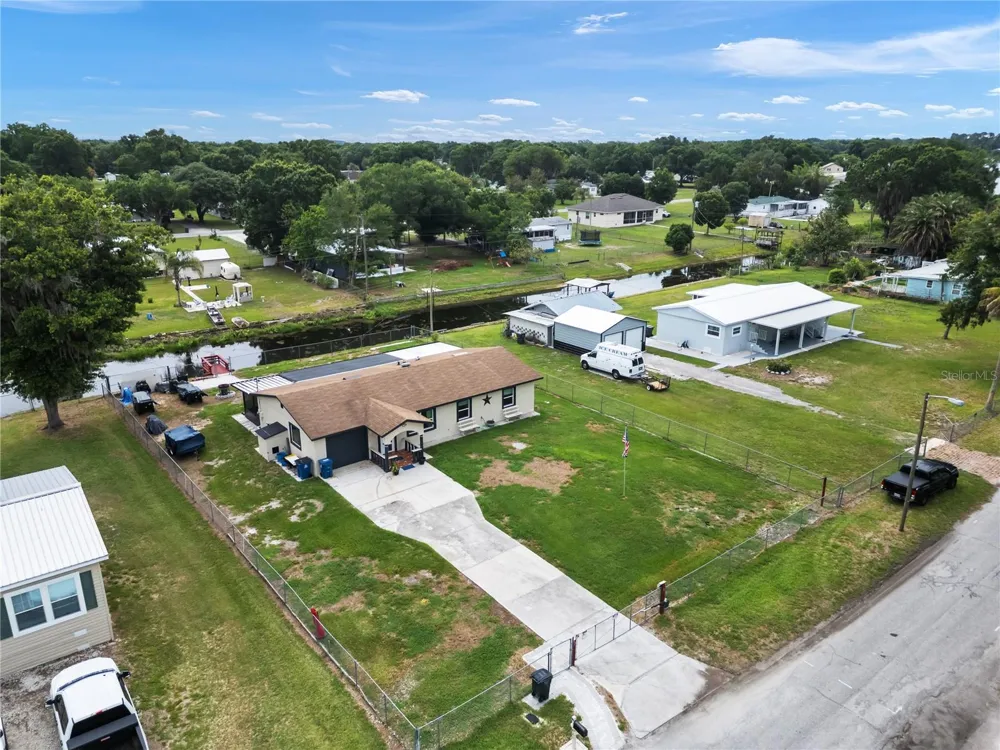421 WATERVIEW DRIVE Polk City, FL 33868