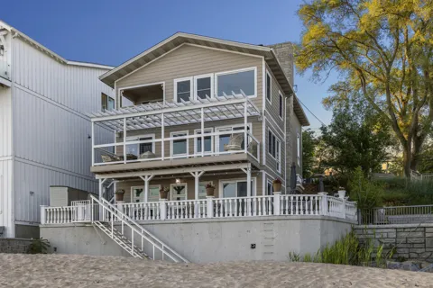 2300 Lake Shore Drive