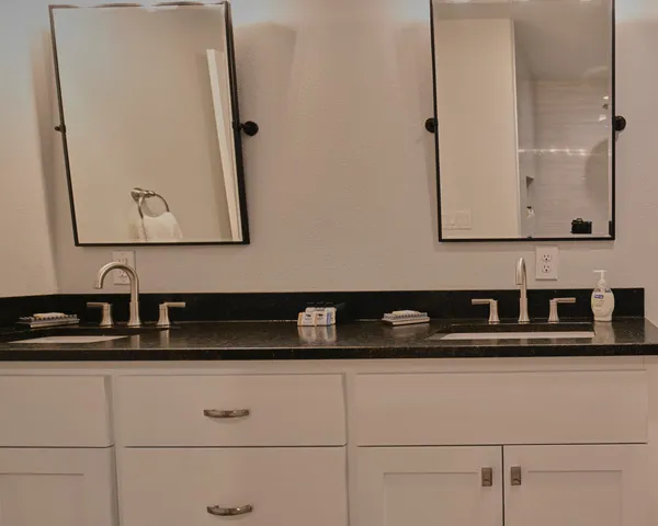 300 E Bluebonnet Lane Johnson City, TX 78636