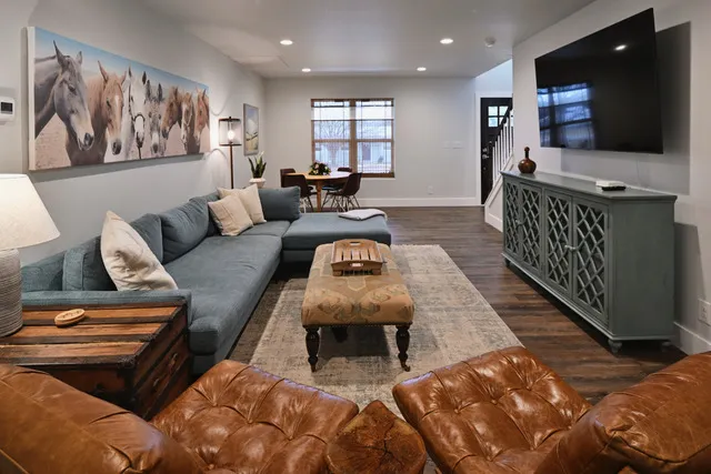 300 E Bluebonnet Lane Johnson City, TX 78636
