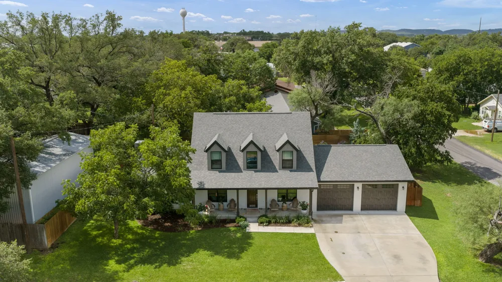 300 E Bluebonnet Lane Johnson City, TX 78636