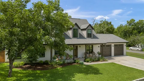 300 E Bluebonnet Lane
