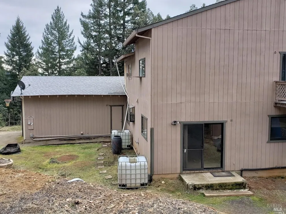 29600 Timberline Road Willits, CA 95490