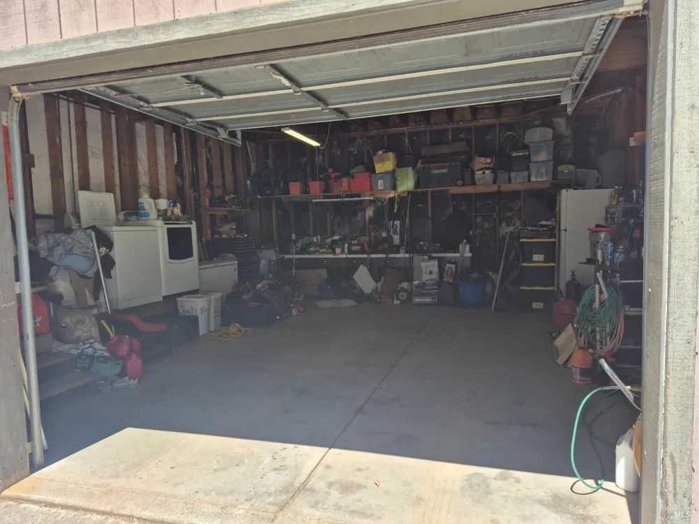 29600 Timberline Road Willits, CA 95490