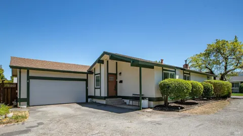 4 Mendocino Lane