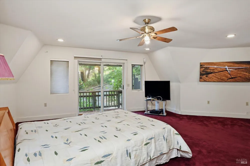 16945 Knollview Drive Hidden Valley Lake, CA 95467