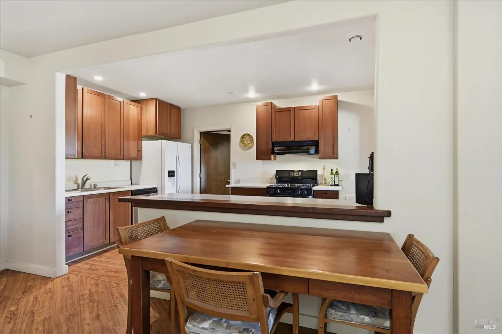 16945 Knollview Drive Hidden Valley Lake, CA 95467