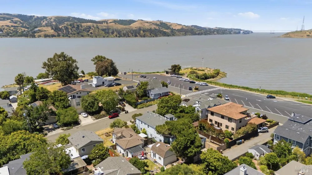865 W I STREET Benicia, CA 94510
