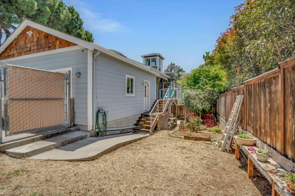 865 W I STREET Benicia, CA 94510