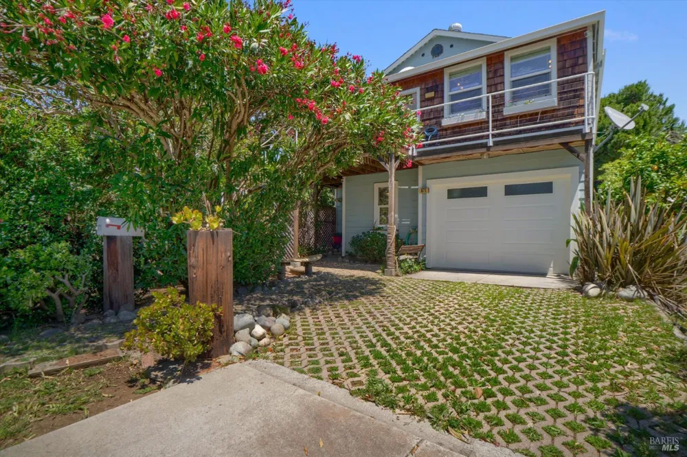 865 W I STREET Benicia, CA 94510