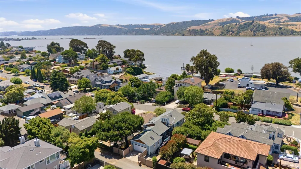 865 W I STREET Benicia, CA 94510