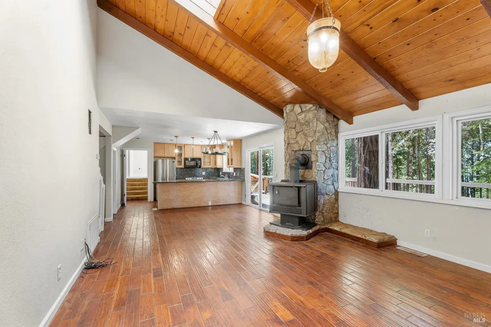 4030 Ridge Circle Willits, CA 95490
