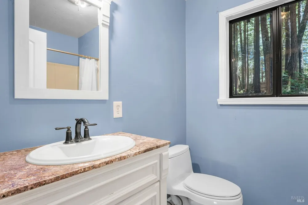 4030 Ridge Circle Willits, CA 95490