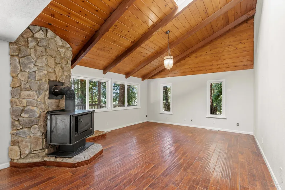 4030 Ridge Circle Willits, CA 95490