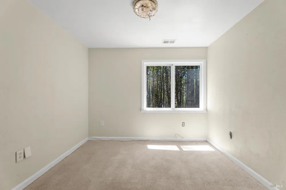 4030 Ridge Circle Willits, CA 95490