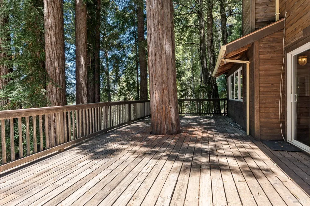 4030 Ridge Circle Willits, CA 95490