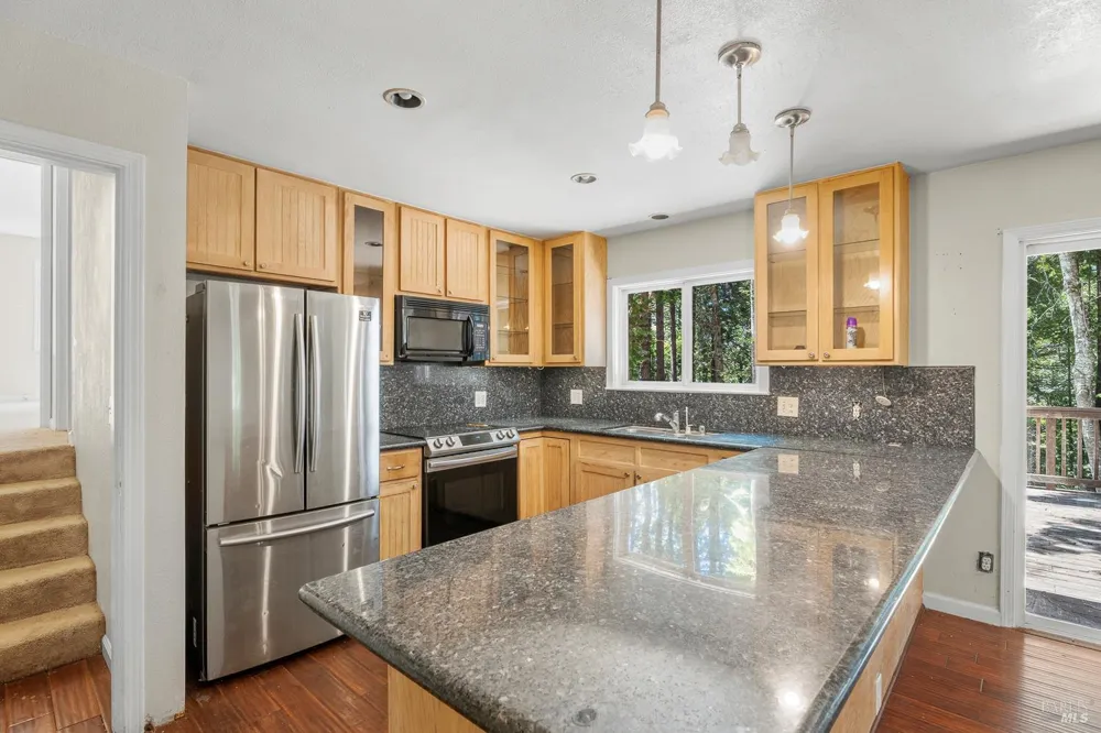 4030 Ridge Circle Willits, CA 95490