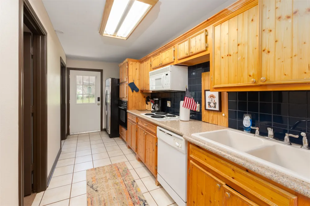 1747 County Road 1785 Yantis, TX 75497
