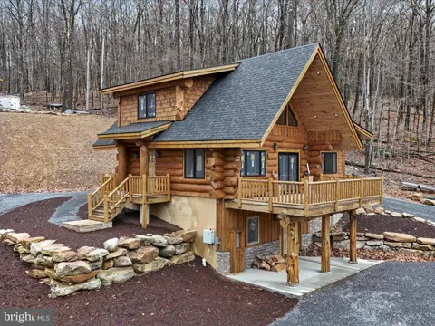 211 HIGHWOOD DRIVE