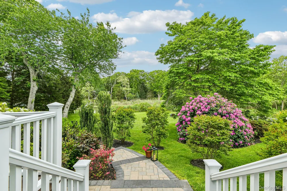 2100 Glenn Road Southold, NY 11971