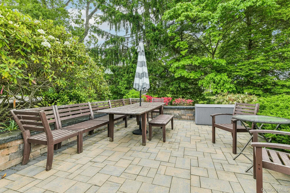 2100 Glenn Road Southold, NY 11971