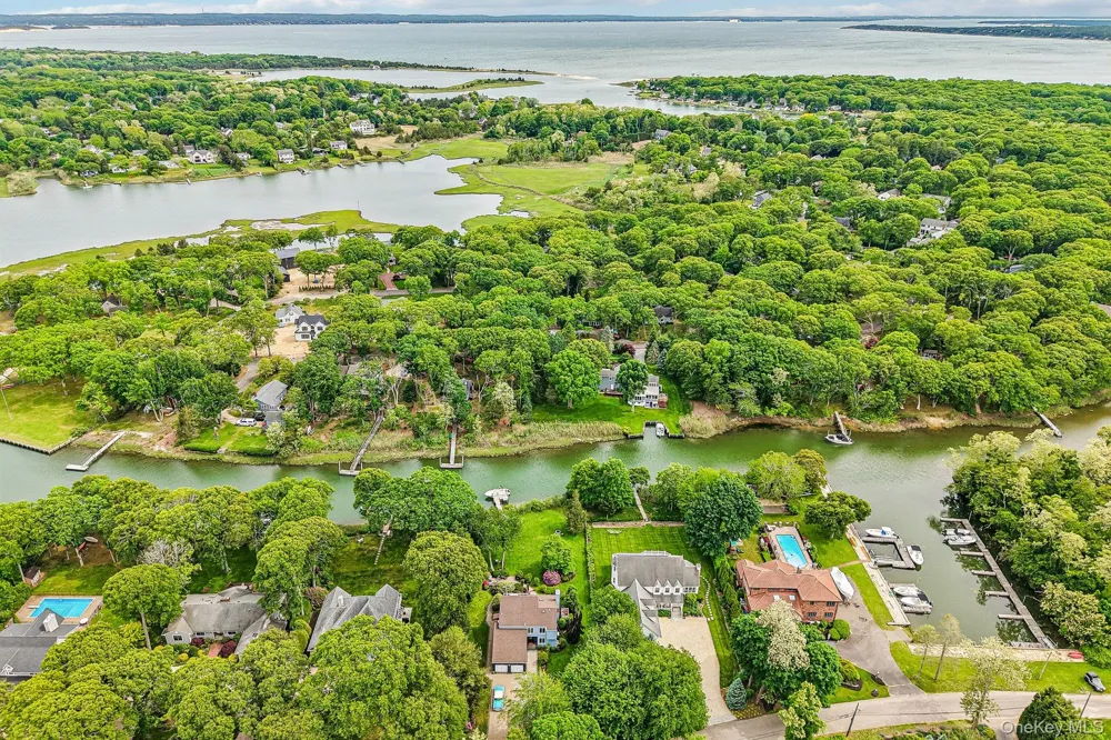 2100 Glenn Road Southold, NY 11971