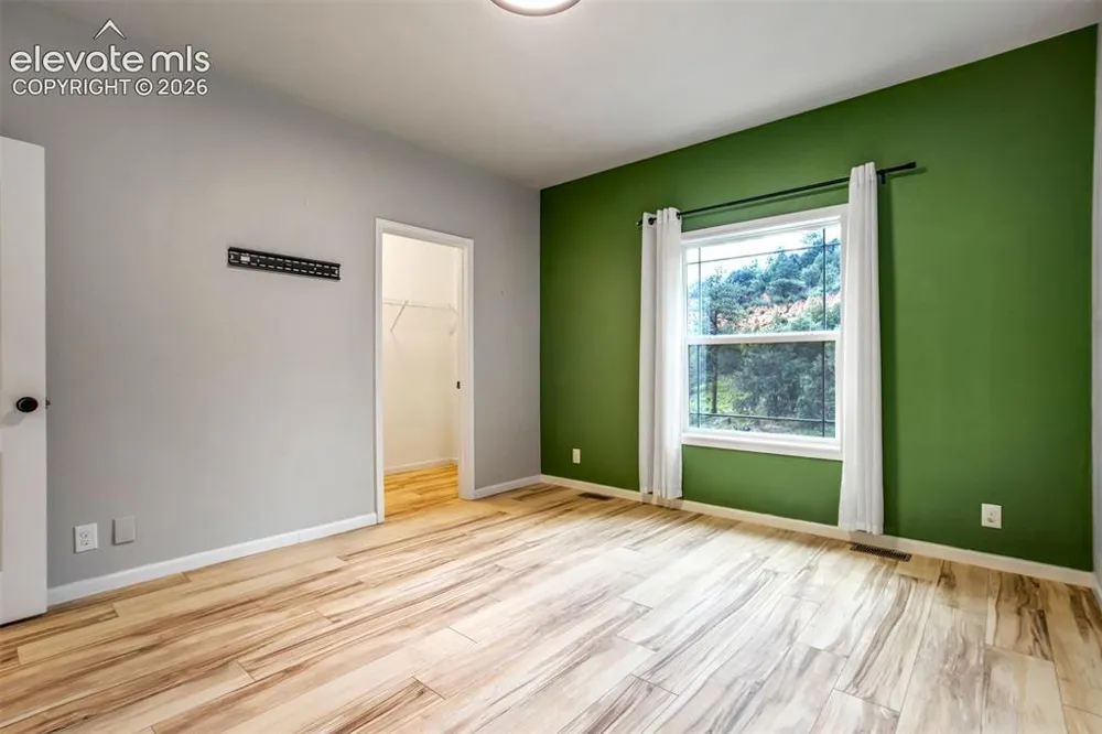 4998 Chippewa Drive Larkspur, CO 80118