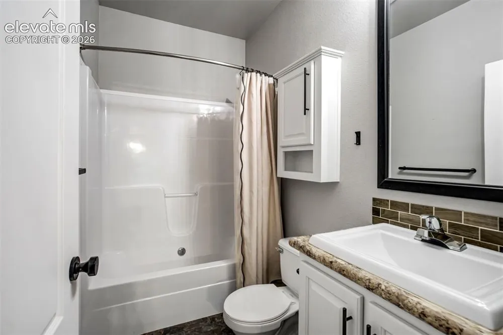 4998 Chippewa Drive Larkspur, CO 80118
