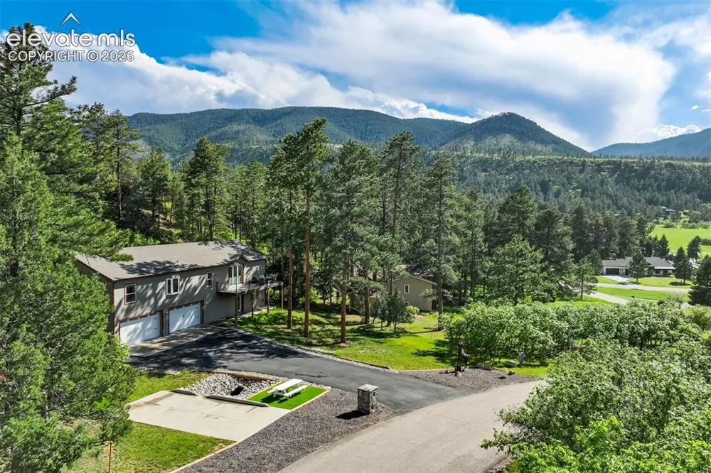 4998 Chippewa Drive Larkspur, CO 80118