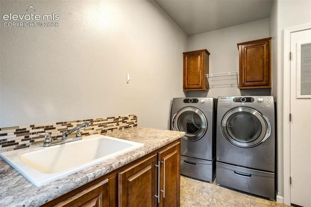 4998 Chippewa Drive Larkspur, CO 80118