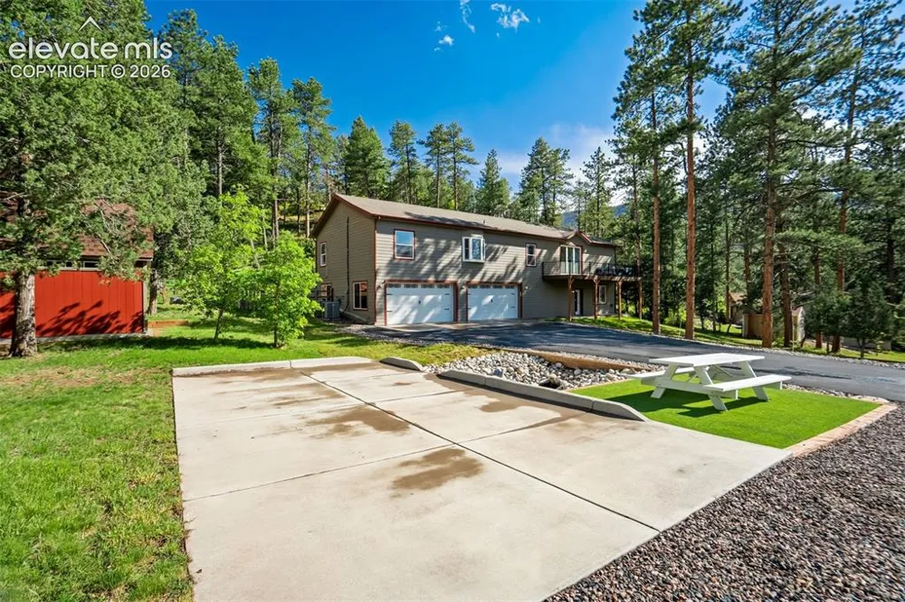 4998 Chippewa Drive Larkspur, CO 80118