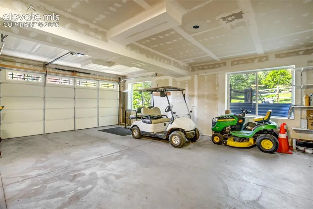 4998 Chippewa Drive Larkspur, CO 80118