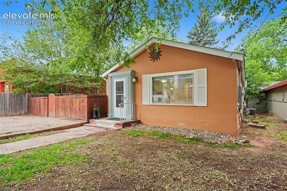 105 Via San Miguel Manitou Springs, CO 80829