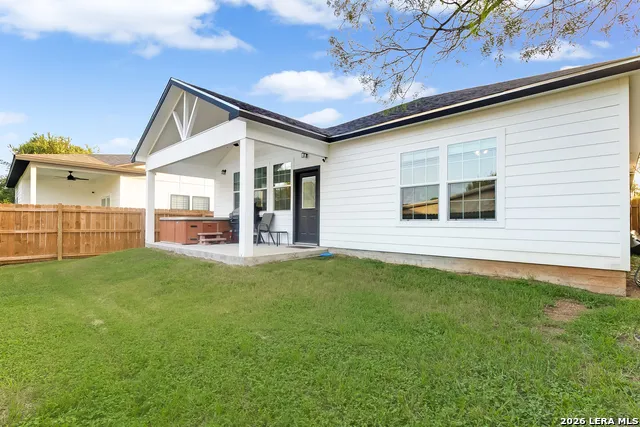 629 ASPEN LN Cottonwood Shores, TX 78657