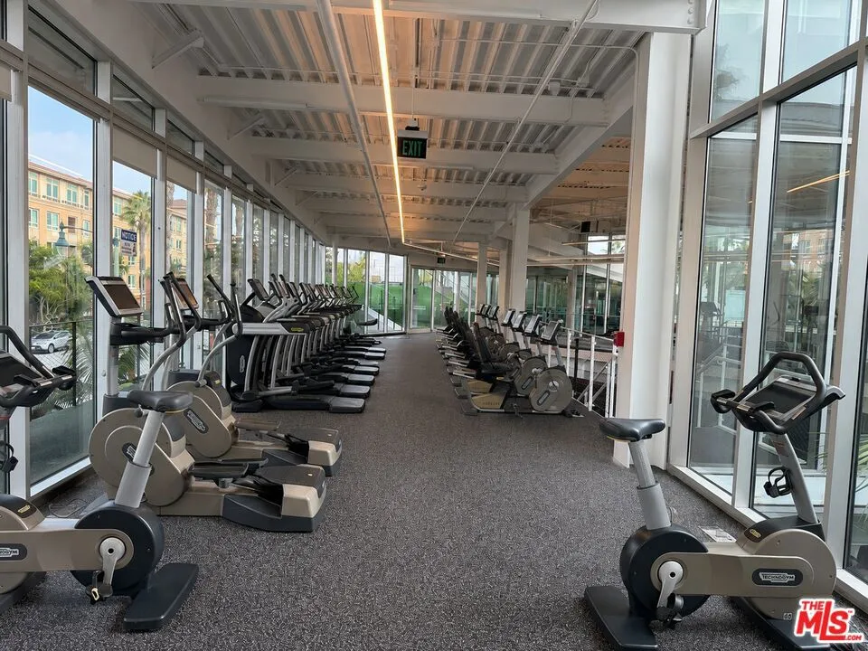 13200 Pacific #212 Playa Vista, CA 90094