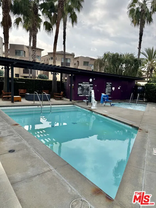 13200 Pacific #212 Playa Vista, CA 90094