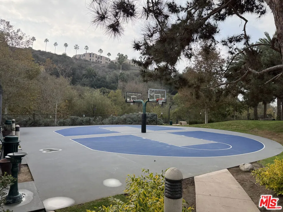 13200 Pacific #212 Playa Vista, CA 90094