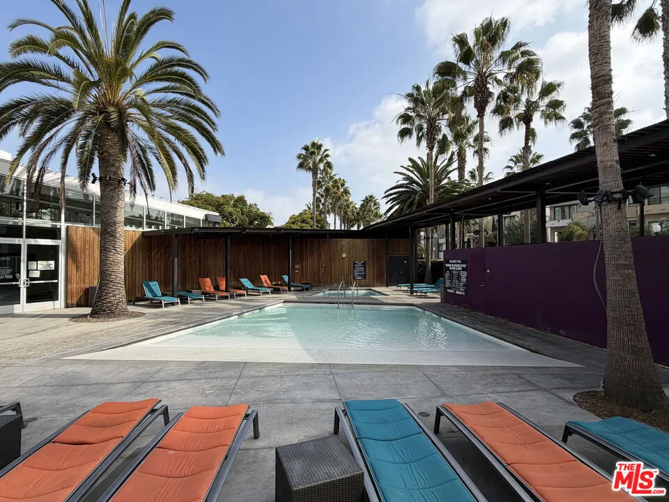 13200 Pacific #212 Playa Vista, CA 90094