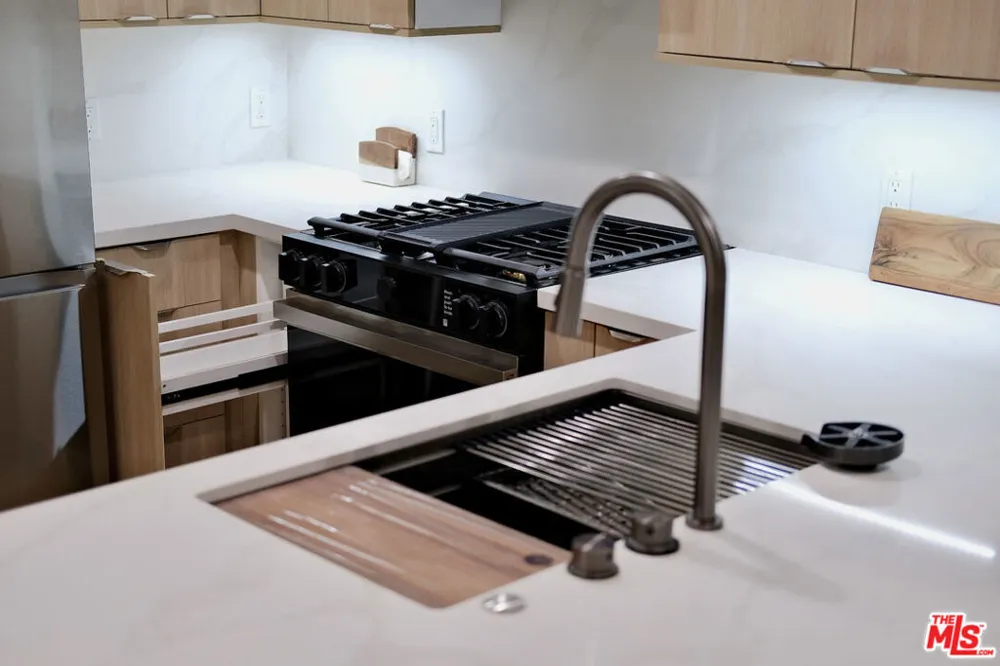 13200 Pacific #212 Playa Vista, CA 90094