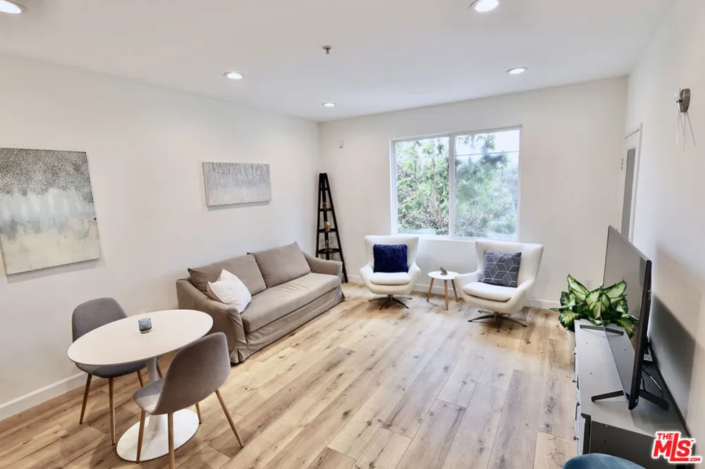 13200 Pacific #212 Playa Vista, CA 90094
