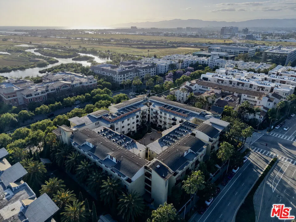 13200 Pacific #212 Playa Vista, CA 90094