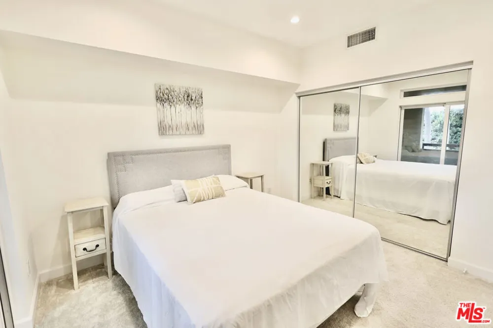 13200 Pacific #212 Playa Vista, CA 90094