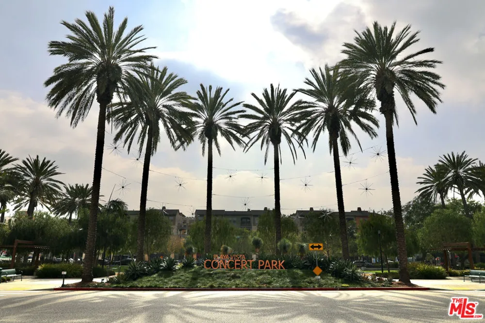 13200 Pacific #212 Playa Vista, CA 90094