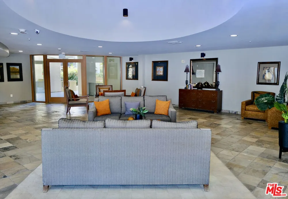 13200 Pacific #212 Playa Vista, CA 90094