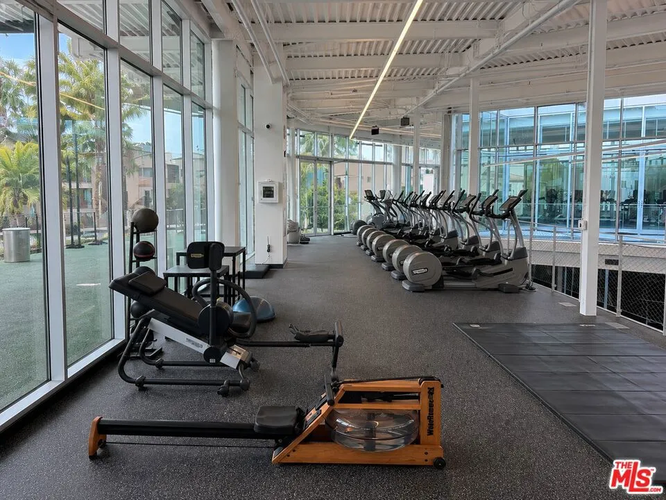 13200 Pacific #212 Playa Vista, CA 90094