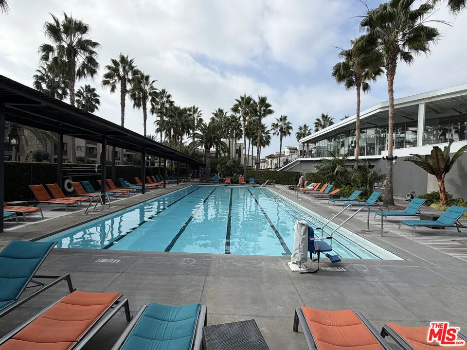 13200 Pacific #212 Playa Vista, CA 90094