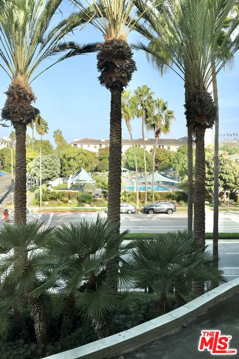 13200 Pacific #212 Playa Vista, CA 90094